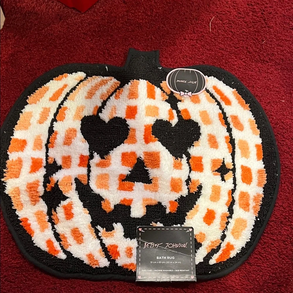 Betsey Johnson Heart-Patterned Bath Rug